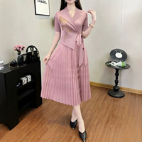 Robe noire style Miyake, taille unique, élégante, professionnelle, extensible, à nouer à la taille, idéale pour le bureau