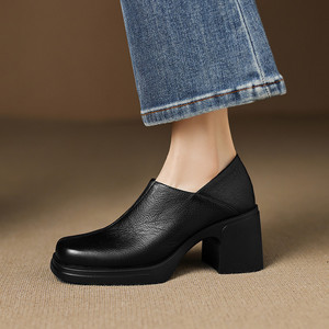 Botas de media pantorrilla ajustadas, modernas y versátiles para mujer, para otoño e invierno, con tacones gruesos. - Product Image 4