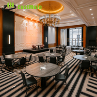Meubles de salle à manger modernes pour café extérieur et restaurant d'hôtel, pour appartement-hôtel, complexe hôtelier, maison d'hôtes, avec dessus de table en pierre et cadres en bois durables