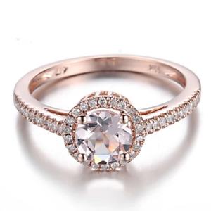 Anillo de Compromiso o Aniversario de Oro Rosa de 14K con Halo de Diamantes Redondos y Morganita, Estilo Vintage Moderno y Personalizado - Product Image 1