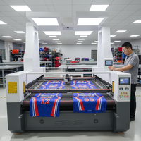 Machine de découpe automatique de tissu 1820 1830, vêtements de sport, t-shirt, tissu non tissé imprimé par sublimation, machine de découpe au laser