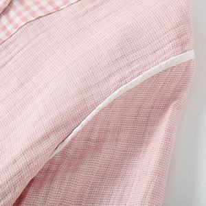 طقم بيجامة جديد للخريف والشتاء للزوجين من القطن الخالص بأربع طبقات من الشاش وحافة كاروهات، ملابس منزلية للرجال والنساء بأسلوب كاجوال وشعار أمامي - Product Image 3