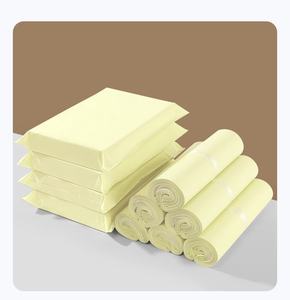 Sacs d'emballage pour vêtements imperméables épais couleur crème pour expédition logistique avec personnalisation - Product Image 2