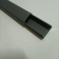 Goulotte de câblage PVC double adhésive carrée de haute qualité pour intérieur/extérieur 30x16mm Gris, sans halogène, ignifuge, résistante à la chaleur