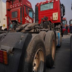 Camion benne Howo 6X4 robuste avec une charge utile <span class=keywords><strong>de</strong></span> <span class=keywords><strong>40</strong></span> tonnes pour le transport <span class=keywords><strong>de</strong></span> roches et <span class=keywords><strong>de</strong></span> <span class=keywords><strong>charbon</strong></span> - Product Image 5