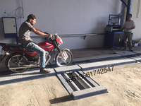 Testeur de suspension de véhicule certifié CE UE-CTXX-3/10, banc d'essai de suspension automobile - Pont élévateur professionnel pour voitures