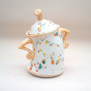 ขวดแก้วอคิมโบ้สีฟ้าและสีขาวที่เต็มไปด้วยทัศนคติที่ไม่ซ้ำกันของตกแต่งเดสก์ท็อปที่มีลักษณะเฉพาะตัว - Product Image 3