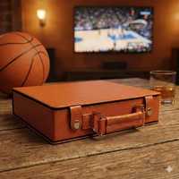 OEM ODM Personalisiertes ABS-Sport-Pokerset für Trauzeugen Basketball- & Football-Geschenke Individuell Lasergraviertes Spieleabend-Geschenk CN
