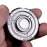 3-en-1 EDC : Carte de poussée métallique, Spinner à main et Monnaie de poche, Unisexe Adulte, Anti-stress créatif, Fidget Spinner 14+ pour le soulagement du stress