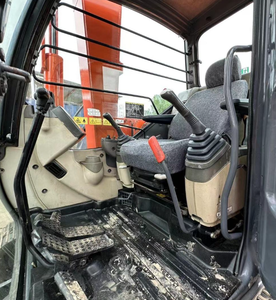 Excavatrice compacte d'occasion Hitachi ZX60 à faible nombre d'heures de fonctionnement, économique et largement utilisée dans les projets agricoles - Product Image 4