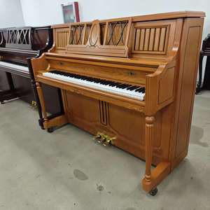 Piano Samick SC-300NST <span class=keywords><strong>de</strong></span> <span class=keywords><strong>Segunda</strong></span> <span class=keywords><strong>Mano</strong></span>, Apariencia Elegante <span class=keywords><strong>de</strong></span> <span class=keywords><strong>Madera</strong></span> con Superficie Lisa y Brillante para Decoración del Hogar - Product Image 5