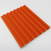 Planche rainurée WPC contemporaine, écologique, résistante à l'humidité, ignifuge, finition bois PVC métallique pour sous-sol, salle à manger, école