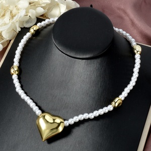 Collier cœur en perles baroques plaqué or 14 carats, bijoux personnalisés pour femmes - Product Image 2