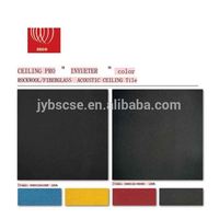 Panneau de plafond suspendu gris noir pour restaurant, plafond acoustique modulaire 600x600mm