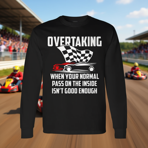 Camiseta de manga larga para entusiastas del karting, con diseño de carreras de karts y ultrapaso. - Product Image 1