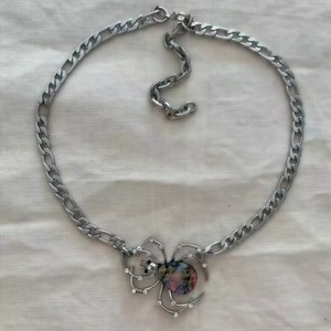 Collier avec pendentif en résine à grandes fleurs blanches pour femmes, chaîne à billes, bijoux tendance et originaux - Product Image 2