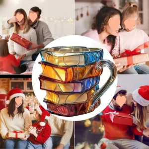 Taza de Vidrio Pintada a Mano en 3D con Diseño Único de Pila de Libros, Artesanía Única para Bar - Product Image 3