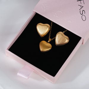 Collar con Colgante de Corazón Chapado en Oro 304 316, Cadena de Aleación, Joyería Clásica Unisex para Uso Diario - Product Image 4