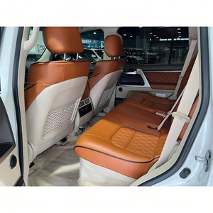 Toyota Land Cruiser 2019 Usado, 5.7L V8 3UR-FE 8AT, Tracción 4x4 Permanente, VXR, Especificaciones GCC, SUV de 7 Asientos, Bajo Kilometraje, Sin Accidentes - Product Image 2