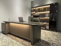 Bureau d'ordinateur de luxe en bois massif peu encombrant en forme de L avec tiroirs de rangement et bordure en PVC pour