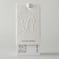 Benutzer definiertes Logo Luxus Recycling-Papier Hangtags Swing Labels Weiß geprägte Hang Tags Kleidungs stück Tags für Kleidung