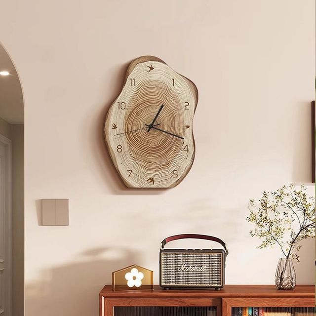 Luxury High-End Retro Desktop Clock Medieval Pendulum Light Vintage Table Style Home Decor Gift Modern Design Wall Clock