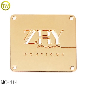 Etichette Metalliche Personalizzate per <span class=keywords><strong>Abbigliamento</strong></span>, <span class=keywords><strong>Accessori</strong></span> per Indumenti in Metallo Dorato con Logo a Farfalla - Product Image 5