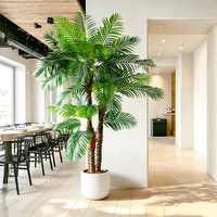 Grand palmier artificiel à 3 troncs, plante tropicale artificielle haute avec pot blanc pour la décoration commerciale de restaurants, hôtels et halls d'entrée - Vente en gros