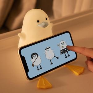 Veilleuse LED moderne portable en silicone souple, forme d'animal pingouin, canard, oiseau, avec capteur tactile, intensité réglable, pour la chambre de bébé - Product Image 3