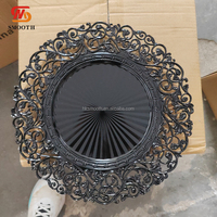 Assiettes de présentation noires à bord festonné de 13 pouces pour la décoration de tables d'événements et de mariages – Collection SMOOTH