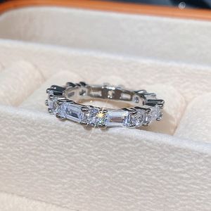 Bague F1374 pour femme en zircone cubique de laboratoire, sertie en canal, pierre ronde, pour fiançailles et mode - Product Image 3