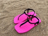 Tongs de plage pour femmes et hommes, sabots personnalisés, dessus en PVC, semelle extérieure en TPU, semelle intermédiaire en EVA, chaussures unisexes, sandales plates