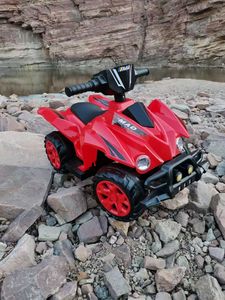 Cool Gestaltetes Kleines Plastik-ATV Aufsitz-Spielzeugauto für Kinder Manuell Fahrbar mit LED-Lichtern Musik <span class=keywords><strong>2</strong></span>-4 Jahre Fußbetrieben Unisex - Product Image 4