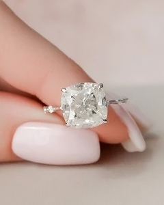 แหวนเพชรเม็ดเดี่ยวทรงบริลเลียนต์ 14K 18K ทองคำขาว เพชรเลี้ยงในห้องปฏิบัติการ สำหรับผู้หญิง ระดับ VVS สั่งทำได้ ขายส่งจากโรงงาน - Product Image 2