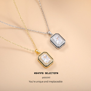 Collar con Colgante Geométrico con Engaste de Circonita en Aleación de Cobre, Joyería Fina para Uso Diario - Product Image 1
