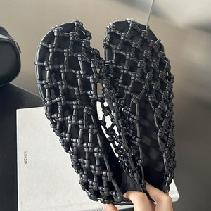 Chaussures plates confortables 2025 pour filles, ballerines antidérapantes, chaussures d'été/printemps imperméables pour femmes, sandales sexy en maille - Product Image 4