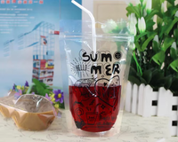 Ventes en gros de sachets de jus de fruits en plastique jetables de haute qualité, transparents, avec paille et fermeture à glissière