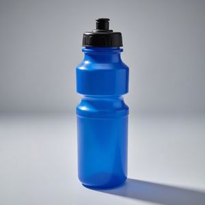 Botella de agua deportiva de plástico portátil con logotipo personalizado para entrenamientos de gimnasio al aire libre y suplementos de proteínas - Product Image 3