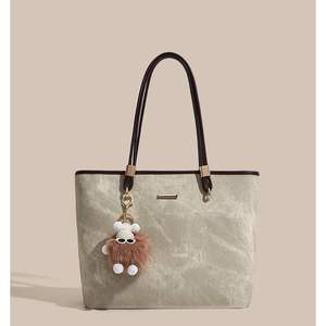 กระเป๋าโท้ทขนาดใหญ่ รุ่นคลาสสิก แฟชั่นปี 2026 น้ำหนักเบา กันน้ำ ผลิตจากโพลีเอสเตอร์ สายสะพายปรับได้ ทนทาน เหมาะสำหรับผู้หญิง - Product Image 3