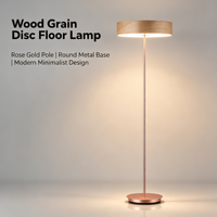 Lampe sur pied moderne à effet bois, finition or rose, avec base ronde en métal, design minimaliste pour salon