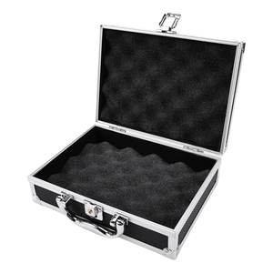 Maletín de Aluminio Plateado y Negro con Cerradura para Hombre, 22x16x7.5cm - Product Image 4