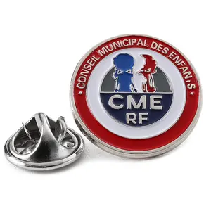 NO MOQ Metal Personalizar logotipo de la empresa nombre Pin Insignias Grabado personalizado Esmalte suave Alfileres de solapa Sombrero de tela Broche Alfileres para promoción