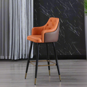 Sillas altas de cuero de lujo para comedor, sala de estar, bar familiar, hotel, con respaldo, reposabrazos, taburete de bar estable y duradero - Product Image 1