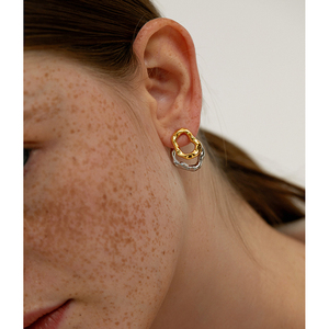 Pendientes de Aro con Diseño de Círculo Martillado de Doble Capa y Dos Tonos, Pendientes Irregulares de Color Contrastante, Joyería Minimalista y Elegante - Product Image 4