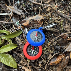 Nouvelle mini mousquetelle à crochet rapide en silicone pour activités de plein air, camping, randonnée, avec étui en plastique et logo imprimable - Product Image 4