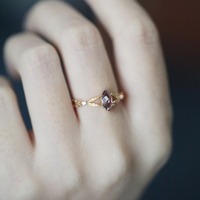 Bague Artemis Tear en tungstène incrustée de pierres précieuses améthyste violet clair taille marquise, style luxe léger et polyvalent