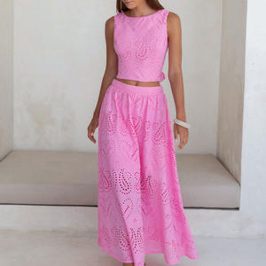 Conjunto de Dos Piezas: Top Sin Mangas con Cuello Redondo y Vestido Bordado con Aberturas, Diseño de Fábrica, Vestido de Rayón de Alta Calidad - Product Image 3