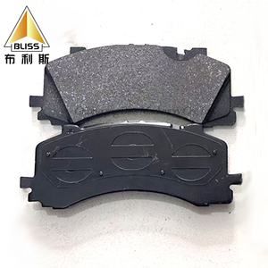 M-RACE <span class=keywords><strong>de</strong></span> frein à piston en céramique Forge 6 <span class=keywords><strong>Kit</strong></span> <span class=keywords><strong>de</strong></span> frein à piston 9N pièces <span class=keywords><strong>de</strong></span> rechange <span class=keywords><strong>de</strong></span> voiture accessoires jeu <span class=keywords><strong>de</strong></span> plaquettes <span class=keywords><strong>de</strong></span> frein automatique - Product Image 2