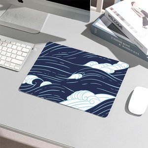 Tapis de souris de jeu étanche OEM, petit format, motif vague anime, tapis de souris carré avec base en caoutchouc antidérapante pour ordinateur portable et travail de bureau - Product Image 1