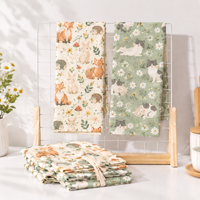 Op maat bedrukte keukendoek van zacht linnen-katoenmix, met aangepast bloemen-, dieren- of fruitmotief.